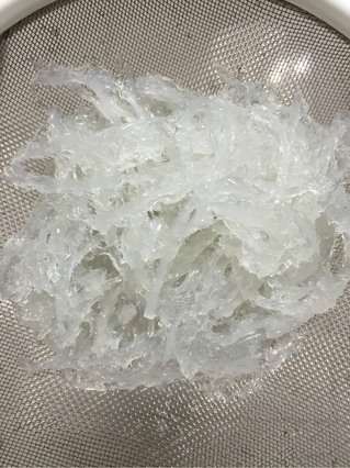 冰糖<a href=/shicai/shucai/BaiHe/index.html target=_blank><u>百合</u></a><a href=/shicai/yaoshi/YaWo/index.html target=_blank><u>燕窝</u></a>