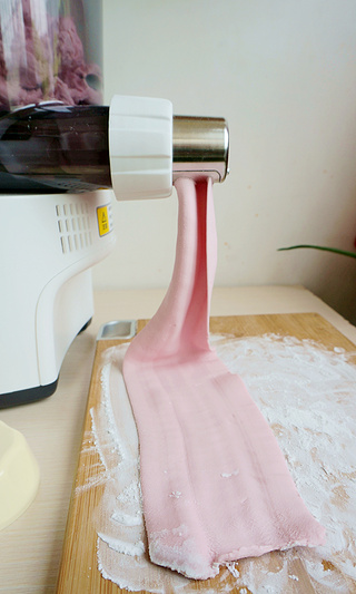 <a href=/shicai/rouqin/ZhuRou/index.html target=_blank><u>猪肉</u></a><a href=/shicai/guopin/Xing/index.html target=_blank><u>杏</u></a>鲍菇水饺