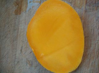 <a href=/shicai/guopin/MangGuo/index.html target=_blank><u>芒果</u></a>花