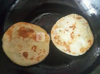 <a href=/shicai/guopin/HeiZhiMa/index.html target=_blank><u>黑<a href=/shicai/guopin/ZhiMa/index.html target=_blank><u>芝麻</u></a></u></a>糖饼