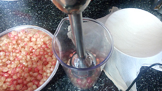 红酒<a href=/shicai/guopin/ShiLiu/index.html target=_blank><u>石榴</u></a>果酱