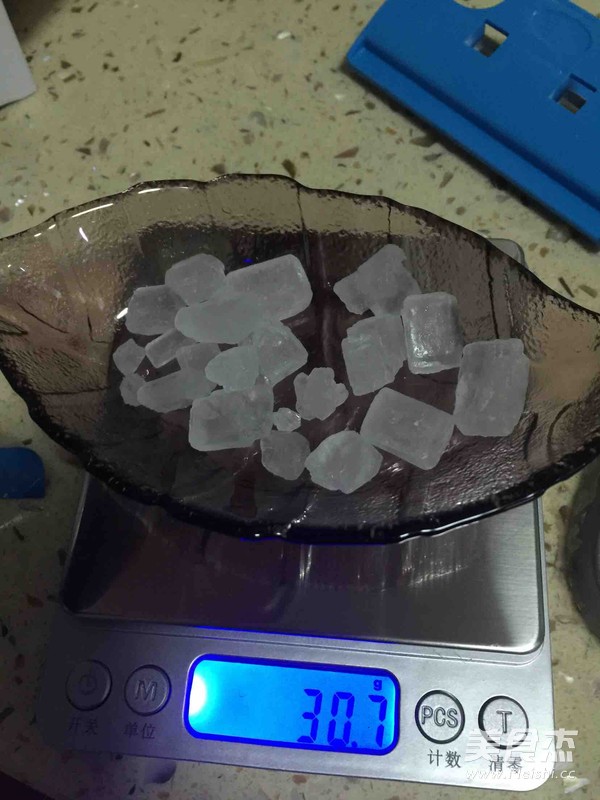 <a href=/shicai/guopin/BaiXiangGuo/index.html target=_blank><u>百香果</u></a>果酱的做法