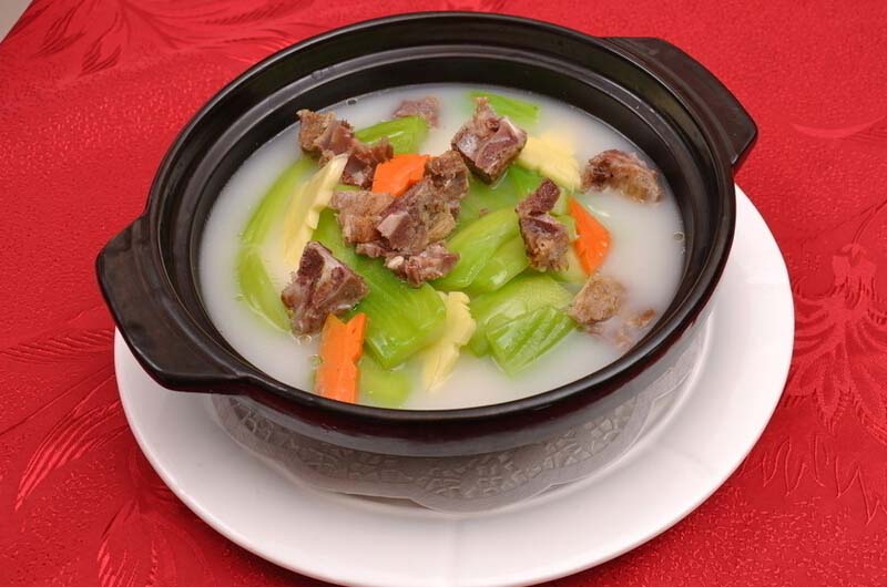 <a href=/shicai/shucai/HuLuoBo/index.html target=_blank><u>胡<a href=/shicai/shucai/LuoBo/index.html target=_blank><u>萝卜</u></a></u></a><a href=/shicai/mimian/YuMi/index.html target=_blank><u>玉米</u></a><a href=/shicai/rouqin/PaiGu/index.html target=_blank><u>排骨</u></a>汤1