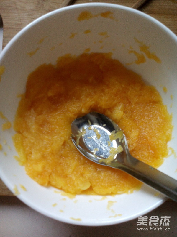 <a href=/shicai/shucai/NanGua/index.html target=_blank><u>南瓜</u></a>饼的做法