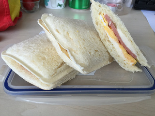 <a href=/shicai/rouqin/HuoTui/index.html target=_blank><u>火腿</u></a>三明治