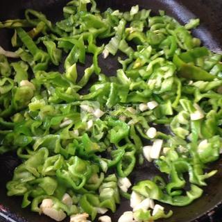 <a href=/shicai/shucai/QingJiao/index.html target=_blank><u>青椒</u></a><a href=/shicai/rouqin/PiDan/index.html target=_blank><u>皮蛋</u></a>