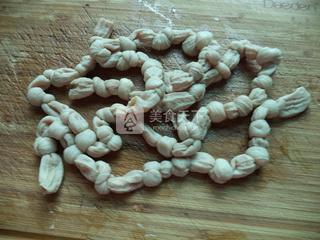 <a href=/shicai/shucai/TuDou/index.html target=_blank><u>土豆</u></a>小肠煲汤