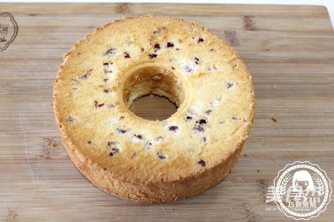 <a href=/shicai/guopin/ManYueMei/index.html target=_blank><u>蔓越莓</u></a>乳酪戚风的做法