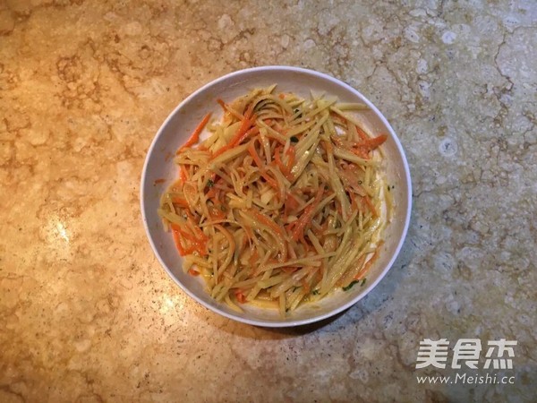 <a href=/shicai/shucai/TuDou/index.html target=_blank><u>土豆</u></a>饼的做法