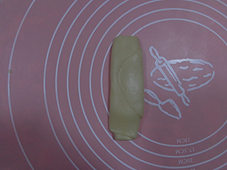 <a href=/shicai/guopin/Zao/index.html target=_blank><u>枣</u></a>泥豆沙酥皮月饼