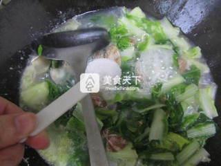 <a href=/shicai/shucai/XiaoBaiCai/index.html target=_blank><u>小<a href=/shicai/shucai/BaiCai/index.html target=_blank><u>白菜</u></a></u></a><a href=/shicai/shuichanpin/HuaGe/index.html target=_blank><u>花蛤</u></a>汤