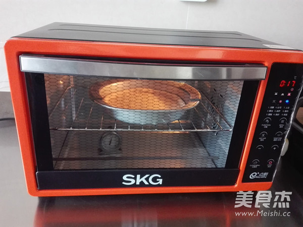 咖喱<a href=/shicai/rouqin/ZhengJi/index.html target=_blank><u>鸡肉</u></a>披萨的做法