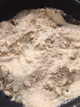 松仁<a href=/shicai/mimian/NaiLao/index.html target=_blank><u>奶酪</u></a><a href=/shicai/mimian/YiMian/index.html target=_blank><u>意面</u></a>