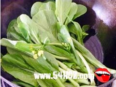 蒜蓉<a href=/shicai/shucai/CaiXin/index.html target=_blank><u>菜心</u></a>的做法3