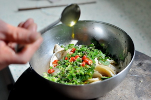 虎皮烧椒拌<a href=/shicai/rouqin/NiuDu/index.html target=_blank><u>牛肚</u></a>步骤7