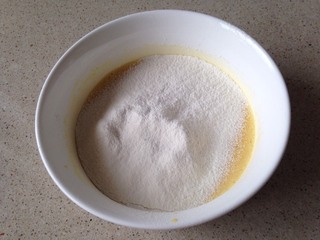 <a href=/shicai/guopin/XingRen/index.html target=_blank><u><a href=/shicai/guopin/Xing/index.html target=_blank><u>杏</u></a>仁</u></a><a href=/shicai/diaoweipin/FengMi/index.html target=_blank><u>蜂蜜</u></a><a href=zt/qifengdg target=_blank><u>戚风蛋糕</u></a>