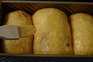 <a href=/shicai/shucai/HongShu/index.html target=_blank><u>红薯</u></a>全麦<a href=/shicai/mimian/TuSi/index.html target=_blank><u>吐司</u></a>