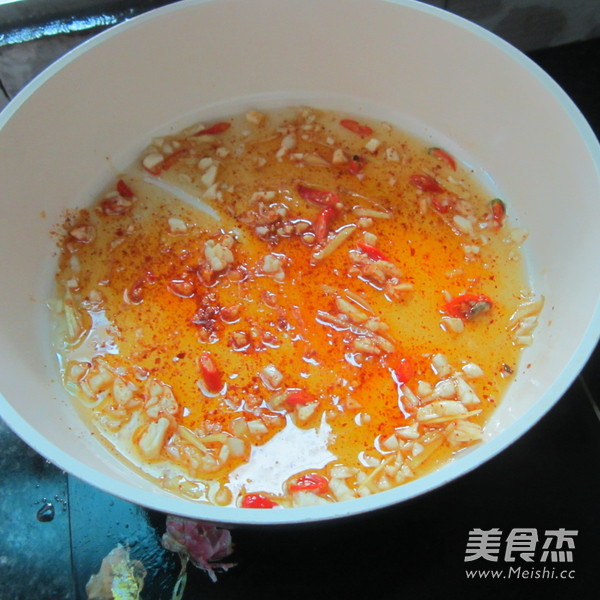 蒜香调汁的做法