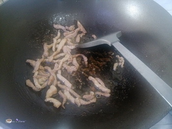 彩椒炒肉丝步骤5