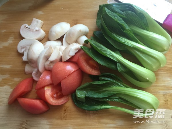 <a href=/shicai/shuichanpin/JiYu/index.html target=_blank><u>鲫鱼</u></a>汤的做法