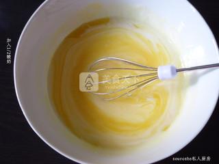 <a href=/shicai/mimian/SuanNai/index.html target=_blank><u>酸奶</u></a>松糕