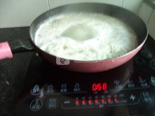 <a href=/shicai/rouqin/ZhuRou/index.html target=_blank><u>猪肉</u></a>金针菇<a href=/shicai/mimian/FenSi/index.html target=_blank><u>粉丝</u></a>汤