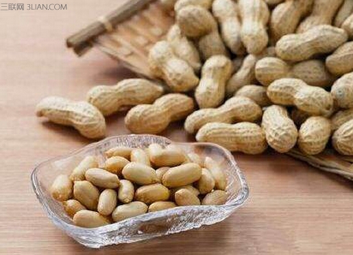 5类人不宜吃<a href=/shicai/guopin/HuaSheng/index.html target=_blank><u>花生</u></a>，怎样鉴别染色<a href=/shicai/guopin/HuaSheng/index.html target=_blank><u>花生</u></a>      
