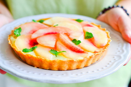 白<a href=/shicai/guopin/Tao/index.html target=_blank><u>桃</u></a>薄荷塔