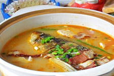 白<a href=/shicai/shuichanpin/LianYu/index.html target=_blank><u>鲢鱼</u></a>的做法大全,白<a href=/shicai/shuichanpin/LianYu/index.html target=_blank><u>鲢鱼</u></a>怎么做好吃