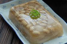 <a href=/shicai/rouqin/ZhuTi/index.html target=_blank><u>猪蹄</u></a>冻的做法