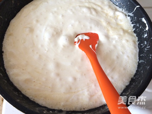 <a href=/shicai/guopin/ManYueMei/index.html target=_blank><u>蔓越莓</u></a><a href=/shicai/guopin/HuaSheng/index.html target=_blank><u>花生</u></a>牛轧糖的做法