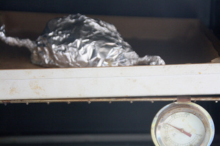 锡纸包烤<a href=/shicai/shuichanpin/SanWenYu/index.html target=_blank><u>三文鱼</u></a>