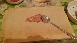 家庭版<a href=/shicai/mimian/DouPi/index.html target=_blank><u>豆皮</u></a>肉卷