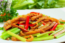 <a href=/shicai/shucai/QinCai/index.html target=_blank><u>芹菜</u></a><a href=/shicai/mimian/XiangGan/index.html target=_blank><u>香干</u></a>肉丝