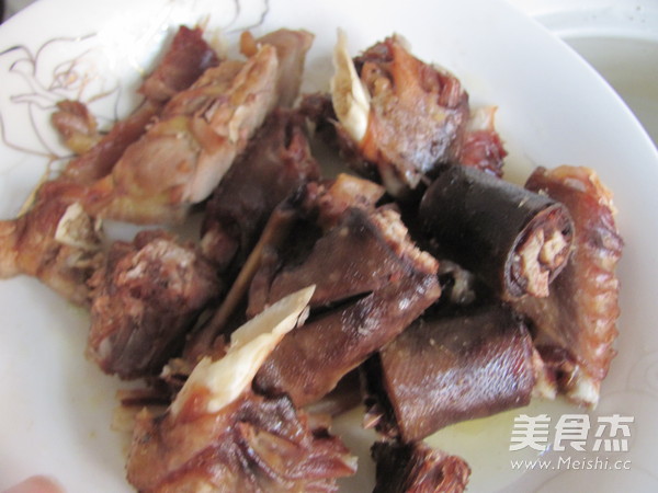 <a href=/shicai/shucai/DongGua/index.html target=_blank><u>冬瓜</u></a><a href=/shicai/rouqin/ShuiYa/index.html target=_blank><u>水鸭</u></a>煲的做法