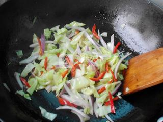 <a href=/shicai/rouqin/PeiGen/index.html target=_blank><u>培根</u></a>杂蔬炒乌冬面