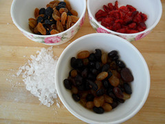 <a href=/shicai/guopin/BoLuo/index.html target=_blank><u>菠萝</u></a>糯<a href=/shicai/mimian/MiFan/index.html target=_blank><u>米饭</u></a>