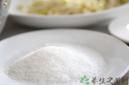 <a href=/shicai/mimian/WeiJing/index.html target=_blank><u>味精</u></a>吃多了会怎么样