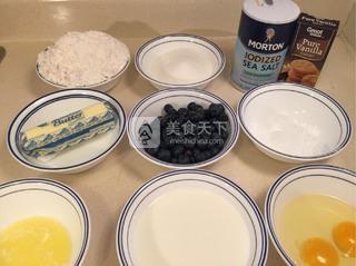 <a href=/shicai/guopin/LanMei/index.html target=_blank><u>蓝莓</u></a>奶香蛋糕