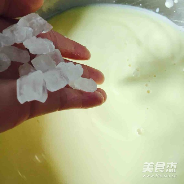 香浓<a href=/shicai/mimian/YuMi/index.html target=_blank><u>玉米</u></a>汁的做法