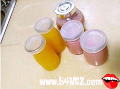 <a href=/shicai/guopin/CaoMei/index.html target=_blank><u>草莓</u></a><a href=/shicai/mimian/NiuNai/index.html target=_blank><u>牛奶</u></a>布丁的做法4