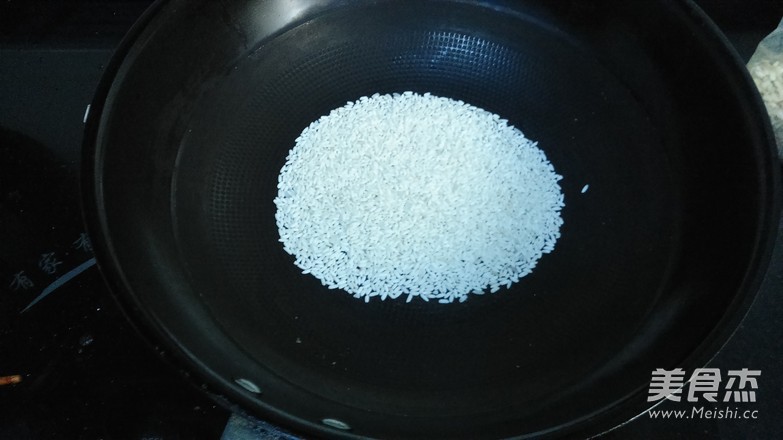 <a href=/shicai/guopin/HeiZhiMa/index.html target=_blank><u>黑<a href=/shicai/guopin/ZhiMa/index.html target=_blank><u>芝麻</u></a></u></a>糊的做法