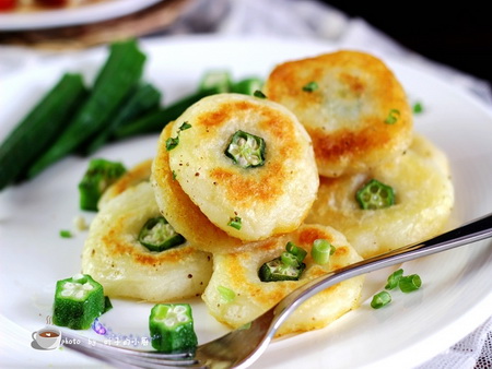 <a href=/shicai/shucai/QiuKui/index.html target=_blank><u>秋葵</u></a><a href=/shicai/shucai/TuDou/index.html target=_blank><u>土豆</u></a>饼