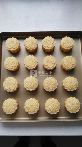 乳酪<a href=/shicai/mimian/LvDou/index.html target=_blank><u>绿豆</u></a>蓉月饼