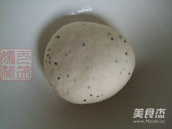 <a href=/shicai/guopin/HeiZhiMa/index.html target=_blank><u>黑<a href=/shicai/guopin/ZhiMa/index.html target=_blank><u>芝麻</u></a></u></a>馒头卷的做法