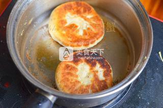 <a href=/shicai/shucai/JiCai/index.html target=_blank><u>荠菜</u></a>馅饼