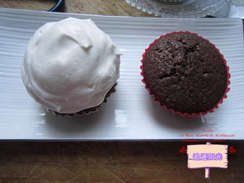 熊猫<a href=/shicai/mimian/QiaoKeLi/index.html target=_blank><u>巧克力</u></a>纸杯蛋糕步骤8