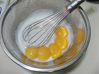 椰浆<a href=zt/qifengdg target=_blank><u>戚风蛋糕</u></a>