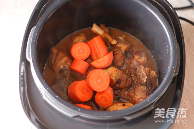 #苏泊尔#红烧<a href=/shicai/rouqin/YangPai/index.html target=_blank><u>羊排</u></a>的做法