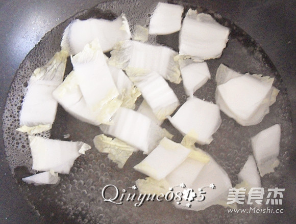 辣<a href=/shicai/shucai/BaiCai/index.html target=_blank><u>白菜</u></a>拌纳豆的做法